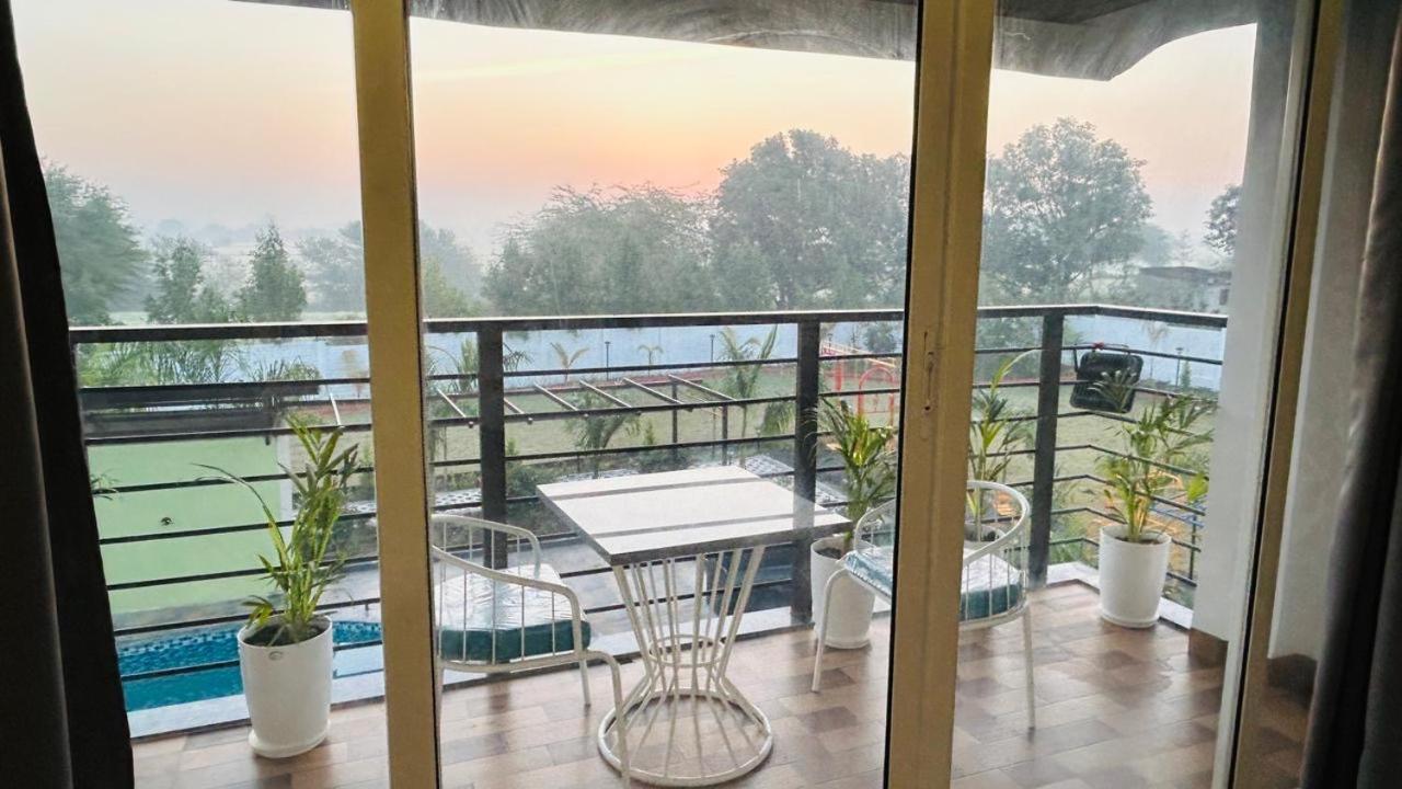 Fun O Farm Luxury Farm Villa Indore Bagian luar foto