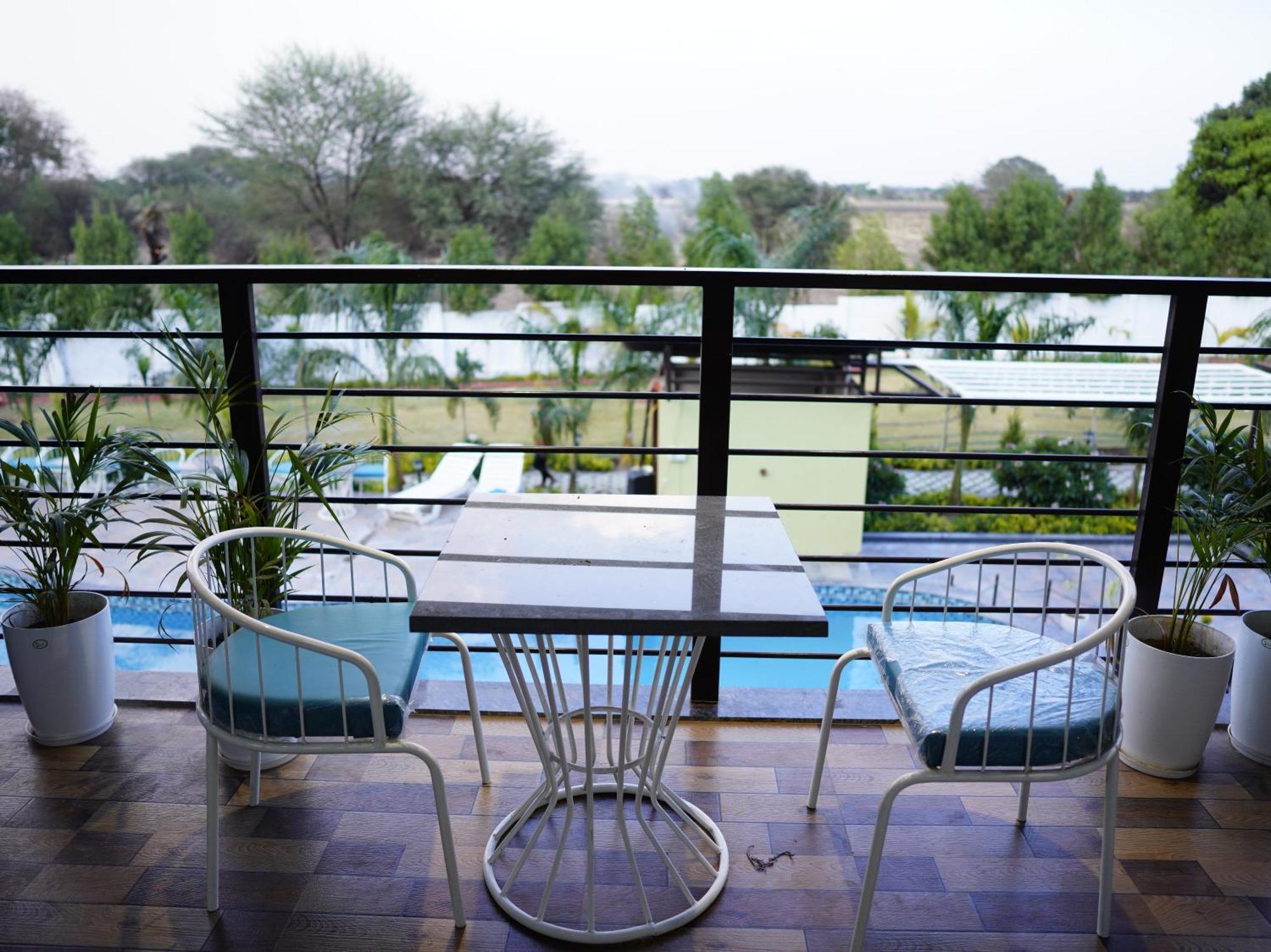 Fun O Farm Luxury Farm Villa Indore Bagian luar foto